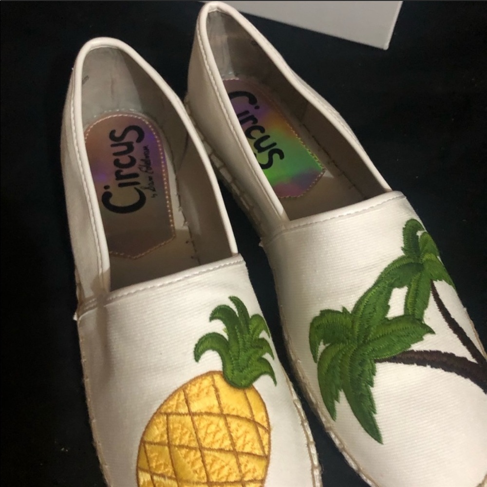 Sam Edelman flats pineapple palm tree